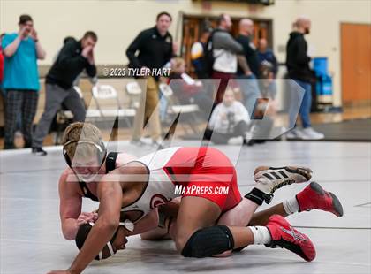 Thumbnail 1 in IHSAA Sectional 25. Avon photogallery.