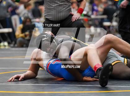 Thumbnail 3 in IHSAA Sectional 25. Avon photogallery.