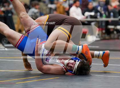 Thumbnail 3 in IHSAA Sectional 25. Avon photogallery.