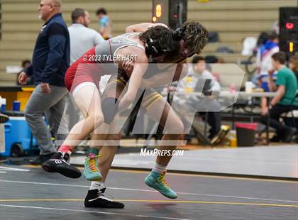 Thumbnail 3 in IHSAA Sectional 25. Avon photogallery.