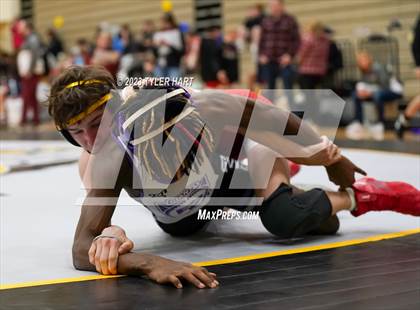 Thumbnail 2 in IHSAA Sectional 25. Avon photogallery.