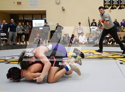 Thumbnail 2 in IHSAA Sectional 25. Avon photogallery.