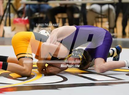 Thumbnail 3 in IHSAA Sectional 25. Avon photogallery.
