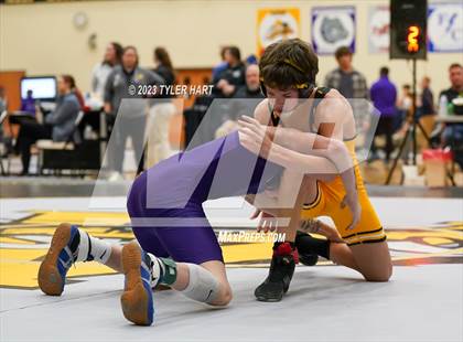 Thumbnail 1 in IHSAA Sectional 25. Avon photogallery.