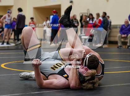 Thumbnail 2 in IHSAA Sectional 25. Avon photogallery.