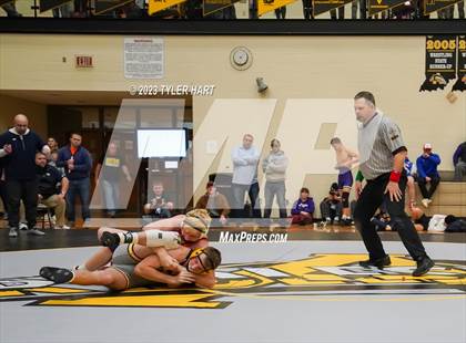 Thumbnail 1 in IHSAA Sectional 25. Avon photogallery.
