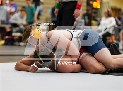 Thumbnail 3 in IHSAA Sectional 25. Avon photogallery.