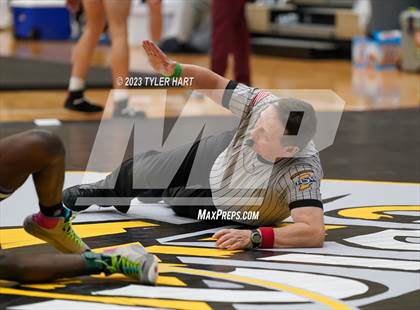 Thumbnail 1 in IHSAA Sectional 25. Avon photogallery.