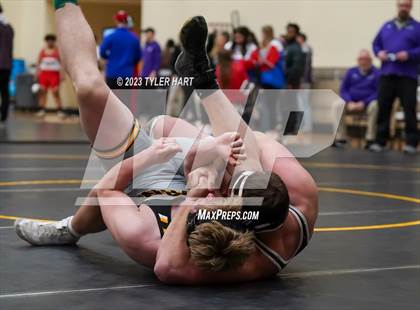 Thumbnail 1 in IHSAA Sectional 25. Avon photogallery.