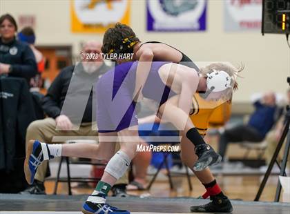 Thumbnail 1 in IHSAA Sectional 25. Avon photogallery.