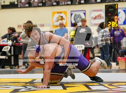 Thumbnail 2 in IHSAA Sectional 25. Avon photogallery.