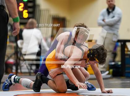 Thumbnail 1 in IHSAA Sectional 25. Avon photogallery.