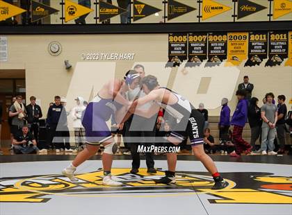 Thumbnail 3 in IHSAA Sectional 25. Avon photogallery.