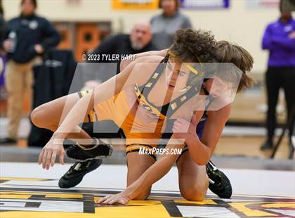 Thumbnail 3 in IHSAA Sectional 25. Avon photogallery.