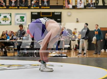 Thumbnail 1 in IHSAA Sectional 25. Avon photogallery.