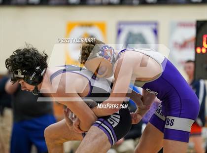 Thumbnail 2 in IHSAA Sectional 25. Avon photogallery.
