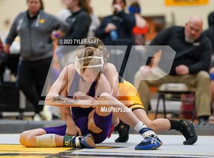 Thumbnail 3 in IHSAA Sectional 25. Avon photogallery.
