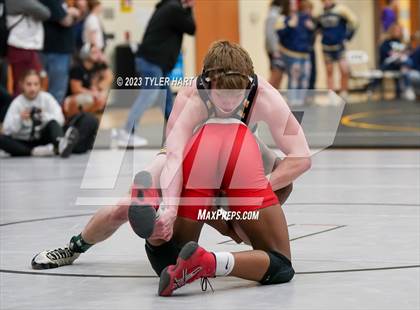 Thumbnail 1 in IHSAA Sectional 25. Avon photogallery.