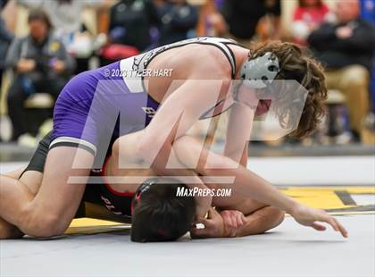 Thumbnail 2 in IHSAA Sectional 25. Avon photogallery.