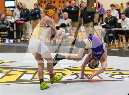 Thumbnail 3 in IHSAA Sectional 25. Avon photogallery.