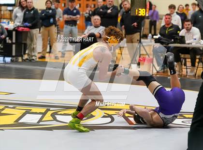 Thumbnail 2 in IHSAA Sectional 25. Avon photogallery.
