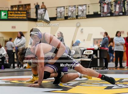Thumbnail 3 in IHSAA Sectional 25. Avon photogallery.