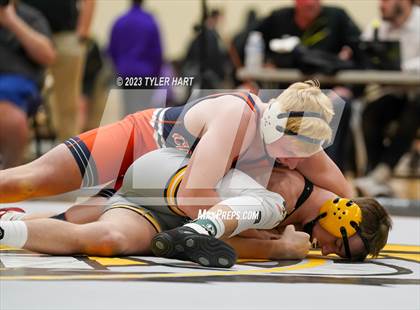 Thumbnail 1 in IHSAA Sectional 25. Avon photogallery.