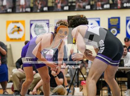 Thumbnail 3 in IHSAA Sectional 25. Avon photogallery.