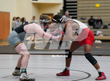 Thumbnail 3 in IHSAA Sectional 25. Avon photogallery.