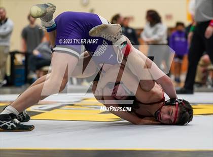 Thumbnail 2 in IHSAA Sectional 25. Avon photogallery.