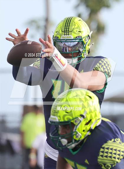 Thumbnail 1 in Polynesian Bowl (Team Mauka vs. Team Makai) photogallery.