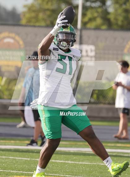 Thumbnail 3 in Polynesian Bowl (Team Mauka vs. Team Makai) photogallery.