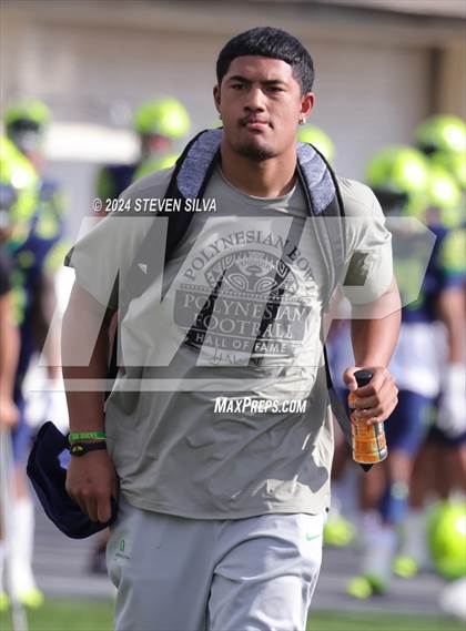 Thumbnail 1 in Polynesian Bowl (Team Mauka vs. Team Makai) photogallery.