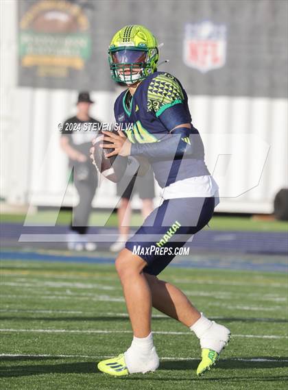 Thumbnail 2 in Polynesian Bowl (Team Mauka vs. Team Makai) photogallery.