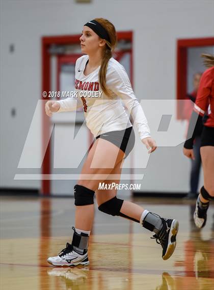 Thumbnail 2 in Frost vs. Bremond (UIL Division 2 Area Playoff) photogallery.