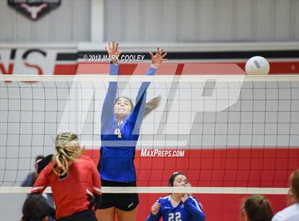 Thumbnail 3 in Frost vs. Bremond (UIL Division 2 Area Playoff) photogallery.