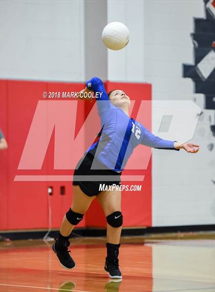 Thumbnail 3 in Frost vs. Bremond (UIL Division 2 Area Playoff) photogallery.