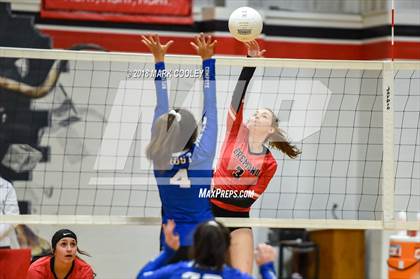 Thumbnail 3 in Frost vs. Bremond (UIL Division 2 Area Playoff) photogallery.