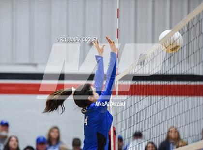 Thumbnail 3 in Frost vs. Bremond (UIL Division 2 Area Playoff) photogallery.