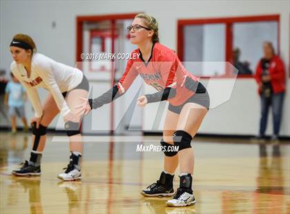 Thumbnail 2 in Frost vs. Bremond (UIL Division 2 Area Playoff) photogallery.