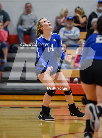 Thumbnail 2 in Frost vs. Bremond (UIL Division 2 Area Playoff) photogallery.