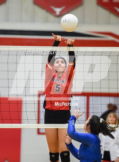 Thumbnail 1 in Frost vs. Bremond (UIL Division 2 Area Playoff) photogallery.