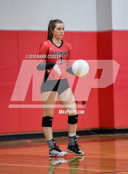 Thumbnail 2 in Frost vs. Bremond (UIL Division 2 Area Playoff) photogallery.