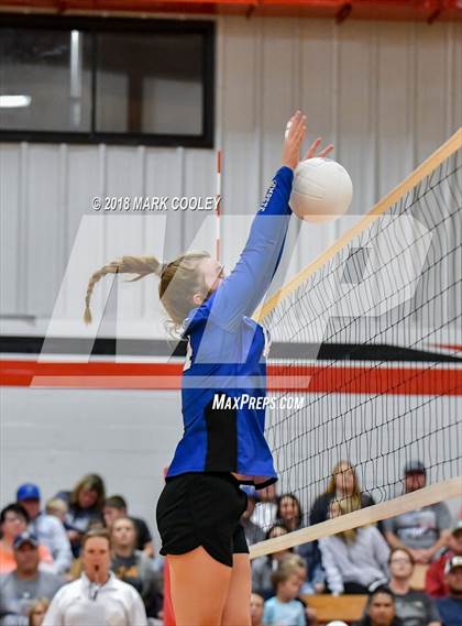 Thumbnail 1 in Frost vs. Bremond (UIL Division 2 Area Playoff) photogallery.