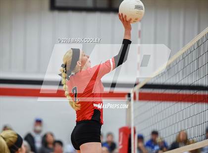 Thumbnail 1 in Frost vs. Bremond (UIL Division 2 Area Playoff) photogallery.