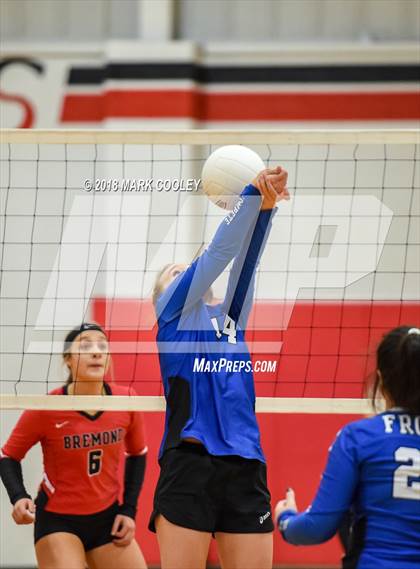 Thumbnail 2 in Frost vs. Bremond (UIL Division 2 Area Playoff) photogallery.