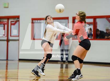 Thumbnail 3 in Frost vs. Bremond (UIL Division 2 Area Playoff) photogallery.