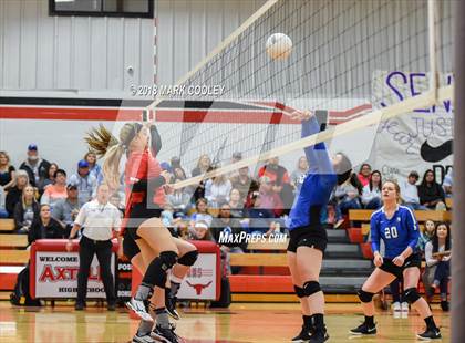Thumbnail 2 in Frost vs. Bremond (UIL Division 2 Area Playoff) photogallery.