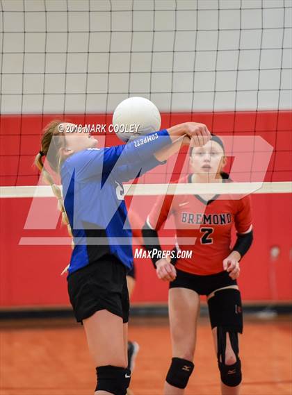 Thumbnail 3 in Frost vs. Bremond (UIL Division 2 Area Playoff) photogallery.