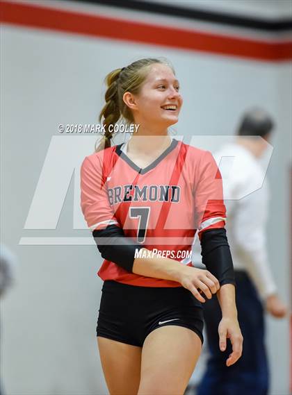 Thumbnail 2 in Frost vs. Bremond (UIL Division 2 Area Playoff) photogallery.